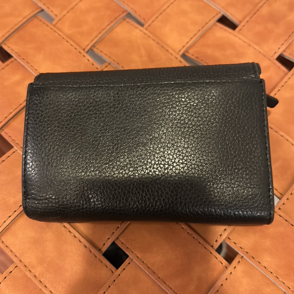 Kate Spade Wallet - Picture 3 of 4